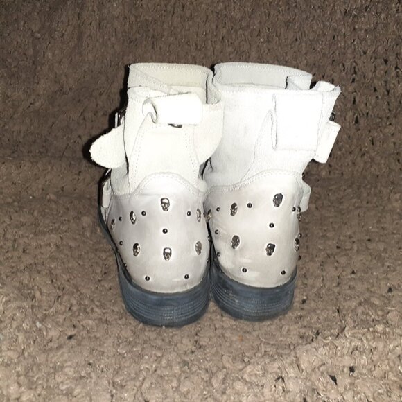 K BY KOOKAI-Distressed Light/Dark Gray Skull Studded Booties-Sz 38-Excellent - Picture 7 of 10
